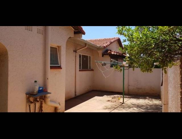 3 BEDROOM HOUSE FOR SALE IN BIRCH ACRES